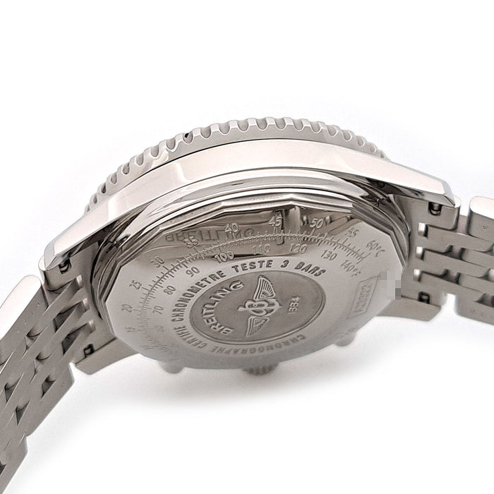 BREITLING
Navitimer
With box and warranty card