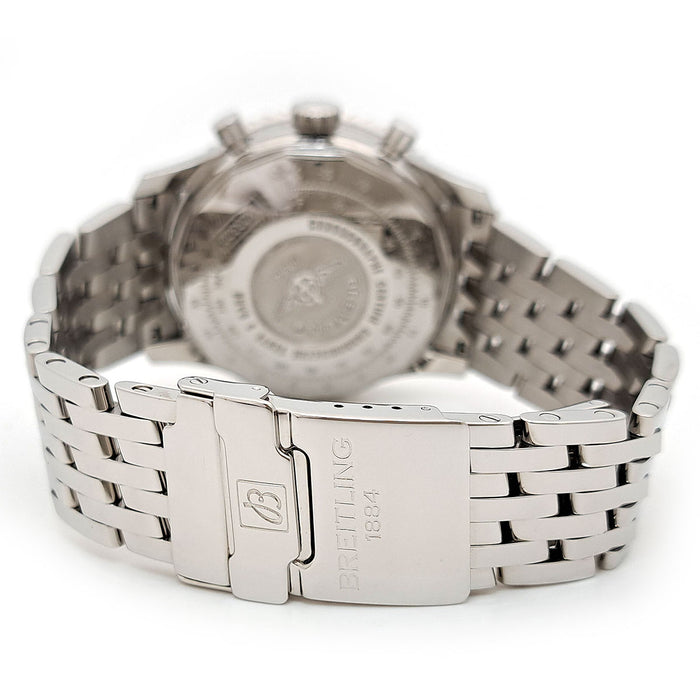 BREITLING
Navitimer
With box and warranty card