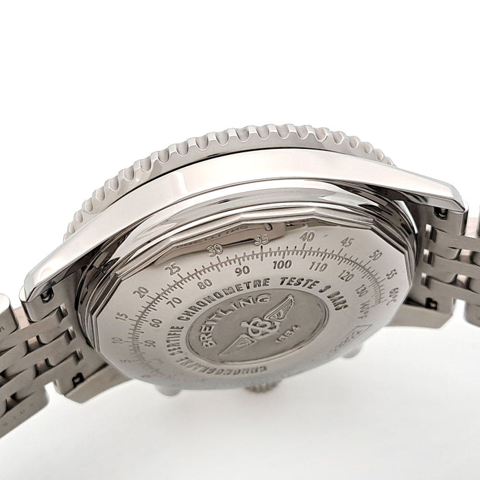 BREITLING
Navitimer
With box and warranty card