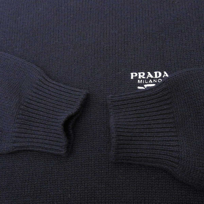 PRADA 
ロングスリーブ ラウンドネック 
ロゴ エンブロイダリー カシミア ニット