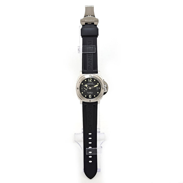 OFFICINE PANERAI 
Luminor Submersible
