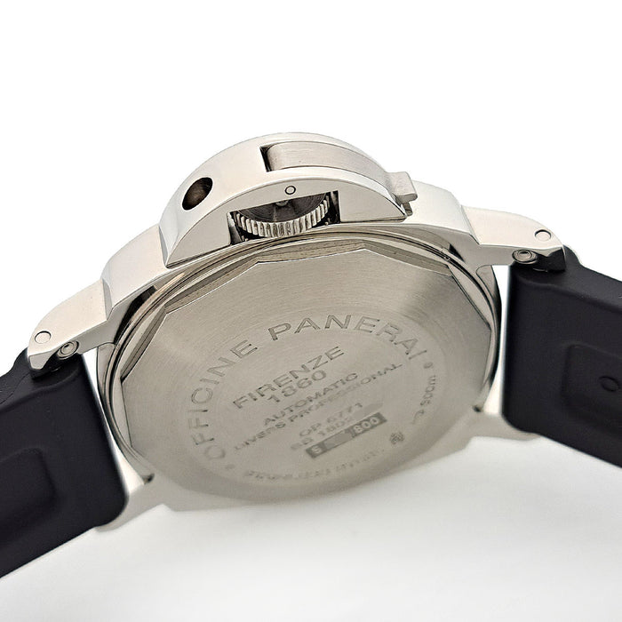 OFFICINE PANERAI 
Luminor Submersible