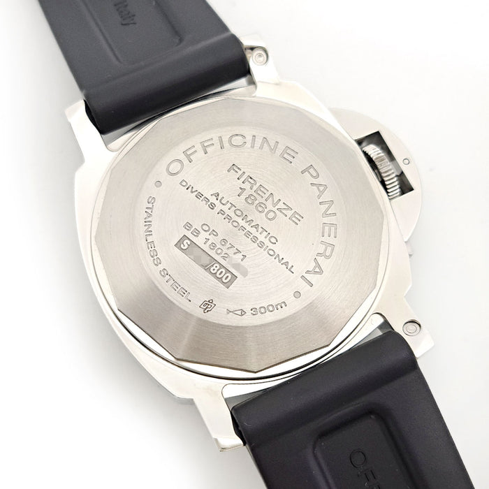 OFFICINE PANERAI 
Luminor Submersible