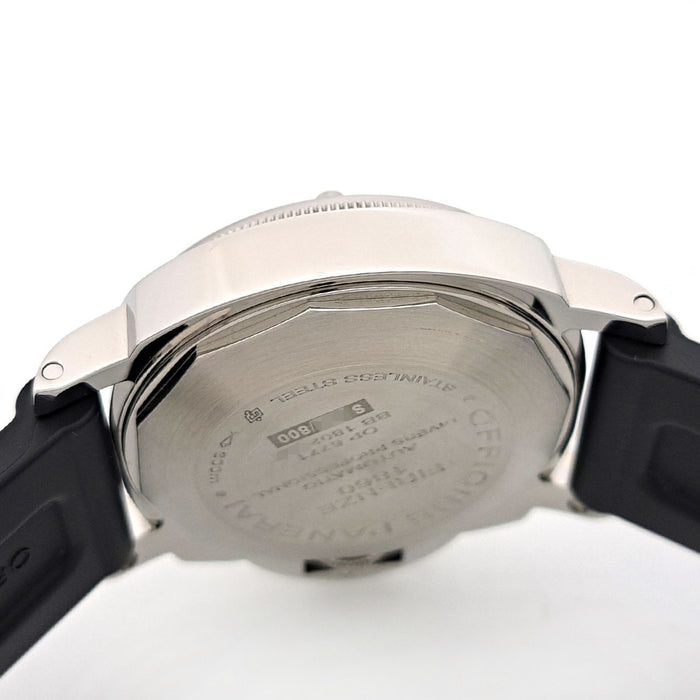 OFFICINE PANERAI 
Luminor Submersible