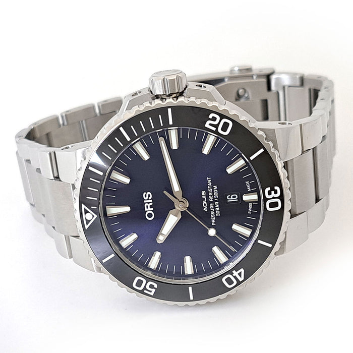 ORIS 
Aquis Date