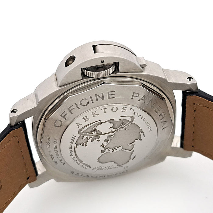 OFFICINE PANERAI
Luminor Arktos GMT 44 Limited
With box and warranty card