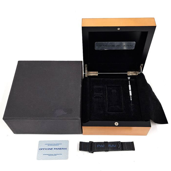 OFFICINE PANERAI
Luminor Arktos GMT 44 Limited
With box and warranty card