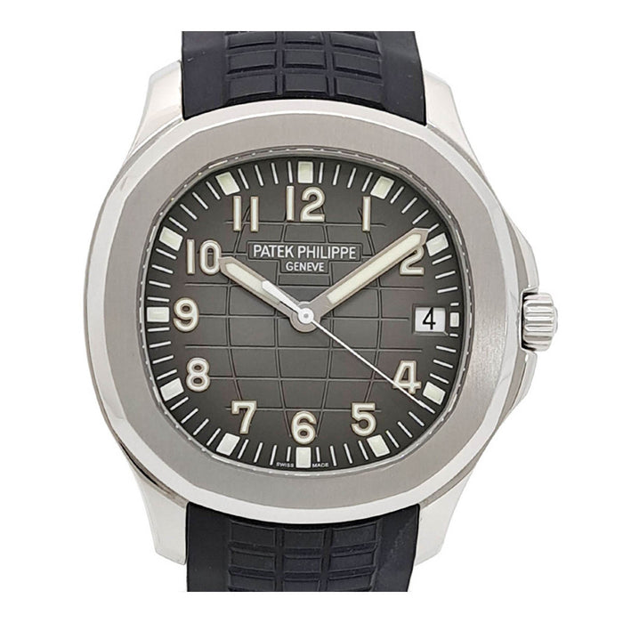 PATEK PHILIPPE
Aquanaut Date
With box and guarantee card