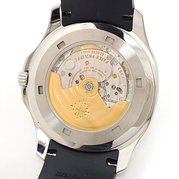 PATEK PHILIPPE
Aquanaut Date
With box and guarantee card