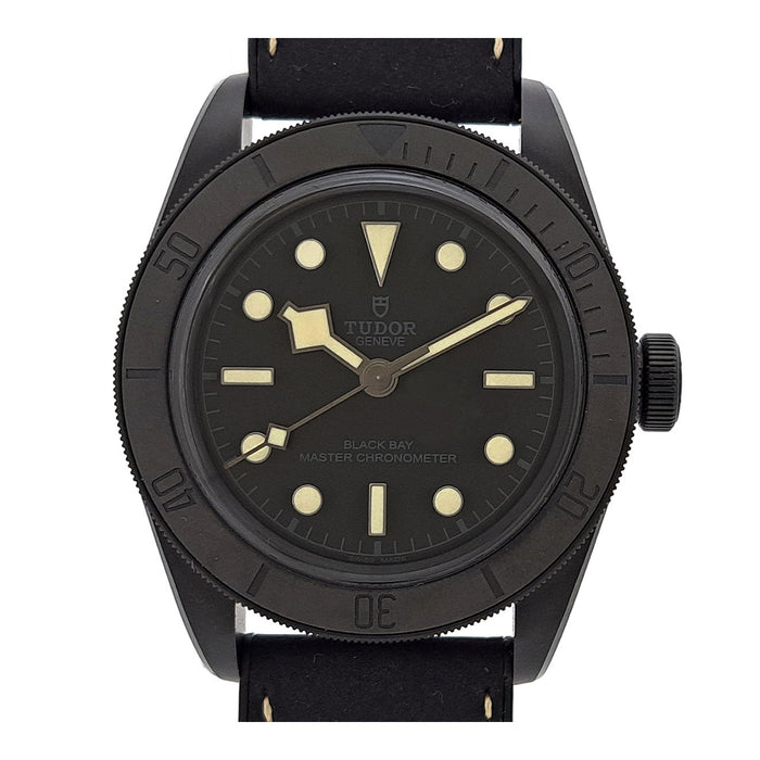 TUDOR 
Black Bay Ceramica 
Con scatola e garanzia