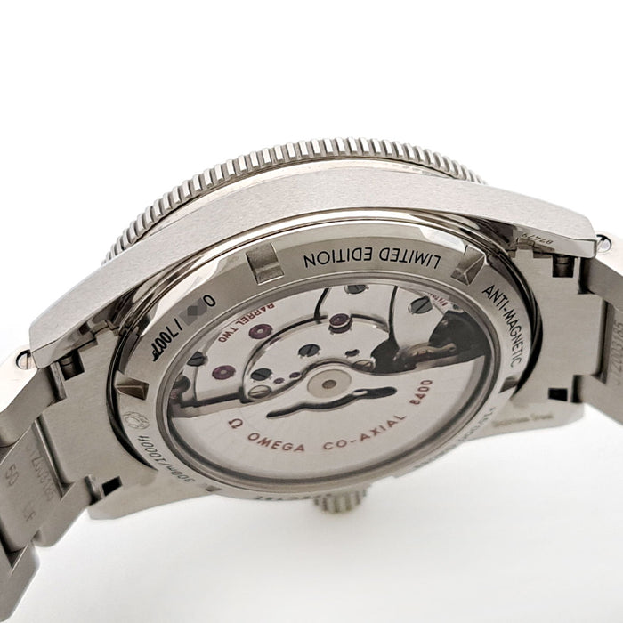 OMEGA 
シーマスター 300M 007 スペクター 限定モデル 
箱付