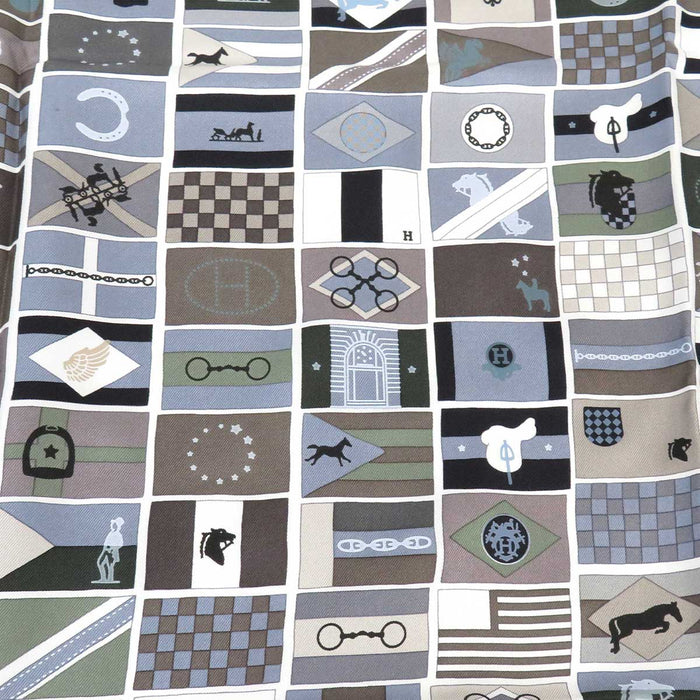 HERMES
Voyage Flag Motif Silk Large Square
Carré 90 HERMES EN VOYAGE Scarf