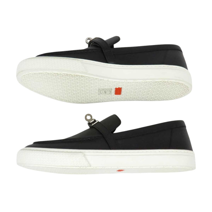 HERMES 
Boucle Kelly Cuir 
Jeu Baskets