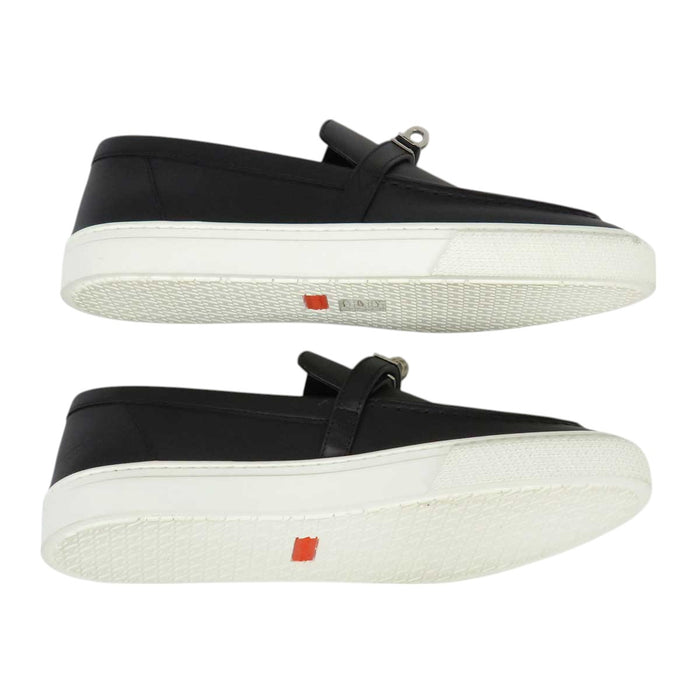 HERMES 
Boucle Kelly Cuir 
Jeu Baskets