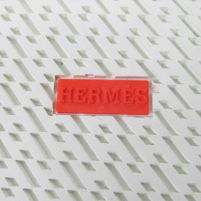 HERMES 
Boucle Kelly Cuir 
Jeu Baskets