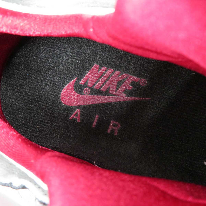 NIKE 
JORDAN AIR 7 RETRO 
Air Jordan 7 Retro Cardinal Sneakers