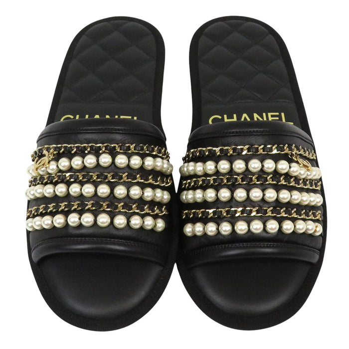 CHANEL 
COCO 
ココマーク パールチェーン レザー フラット サンダル