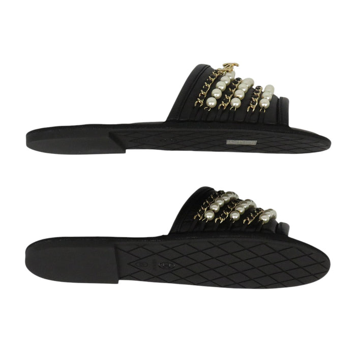 CHANEL 
COCO 
ココマーク パールチェーン レザー フラット サンダル