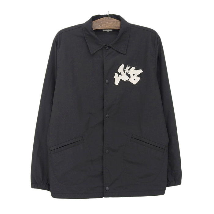 SOPHNET. 
Sofunetto logo 
WILD BUNCH collaborazione giacca coach