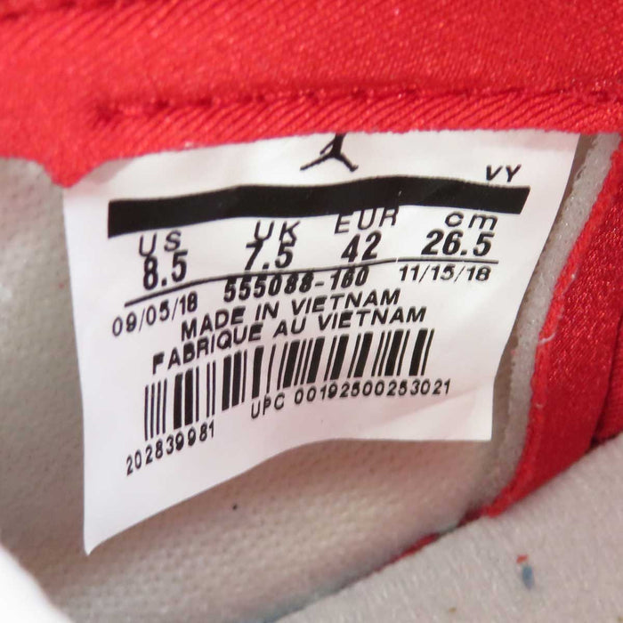NIKE
Air Jordan Retro Leather
AIR JORDAN 1 RETRO High-Cut Sneakers