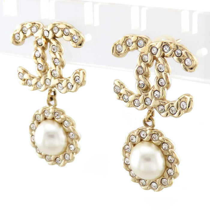 CHANEL 
B20V COCO CC logo strass 
boucle d'oreille pendante marque Coco perle de coton