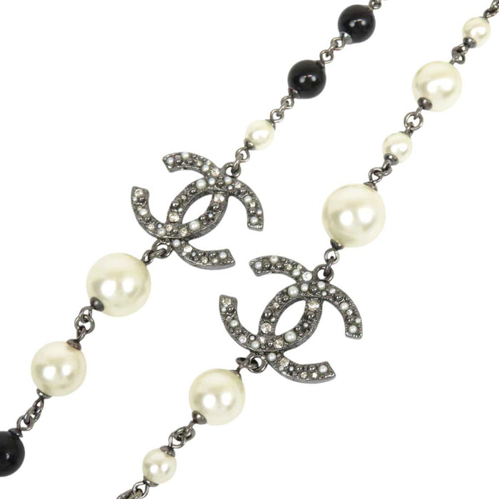 CHANEL 
A13P COCO CC ロゴ ビジュー ビーズ 
ココマーク カメリア コットンパール ロングネックレス