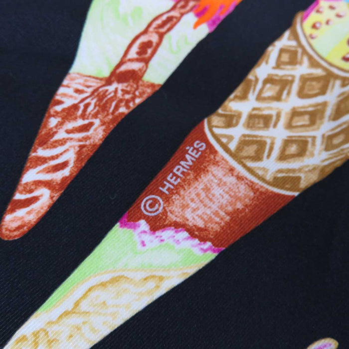 HERMES 
Foulard di seta gelato divertente 
Carré 70 FOULARD GELATO DIVERTENTE