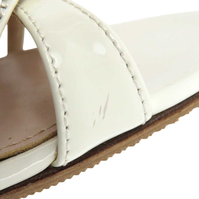 MIUMIU 
ハイヒール ピンヒール パテント 
ビジュー ストラップ サンダル