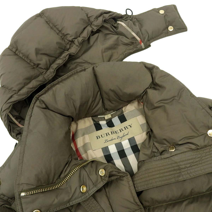 BURBERRY 
裏地チェック ナイロン 
ダウンコート