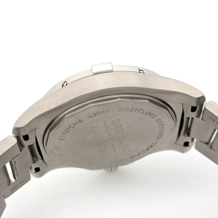 BREITLING 
Avenger Automatic Overhauled 
OH completed with box and warranty card