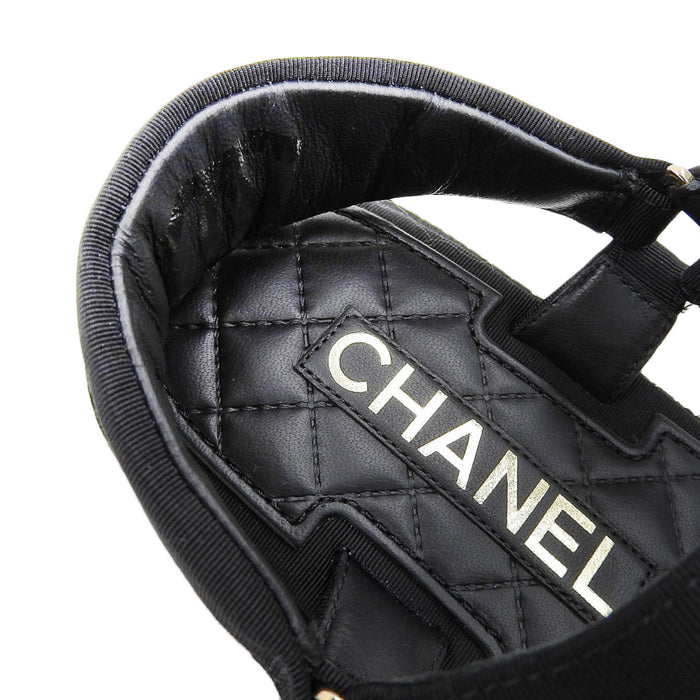 CHANEL
COCO Fabric Leather
Coco Mark Footbed Sandals
Matelassé