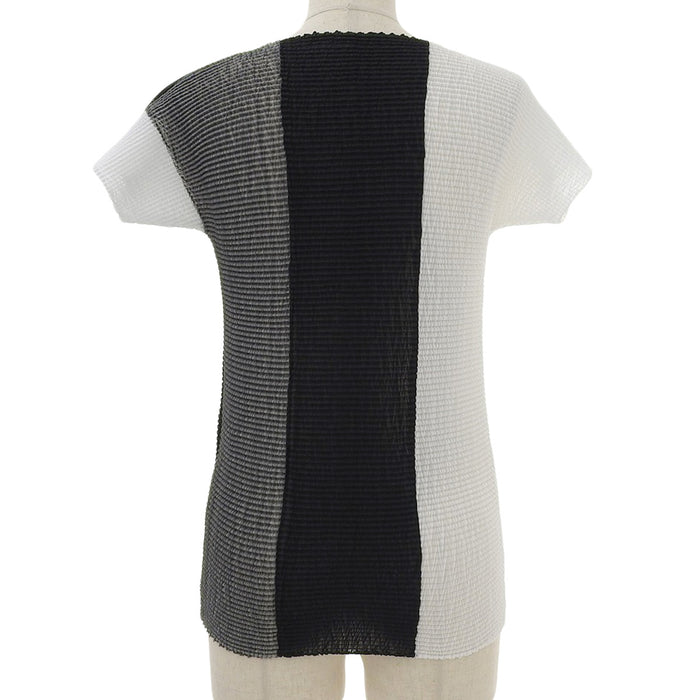 ISSEY MIYAKE 
T-shirt à manches courtes plissé