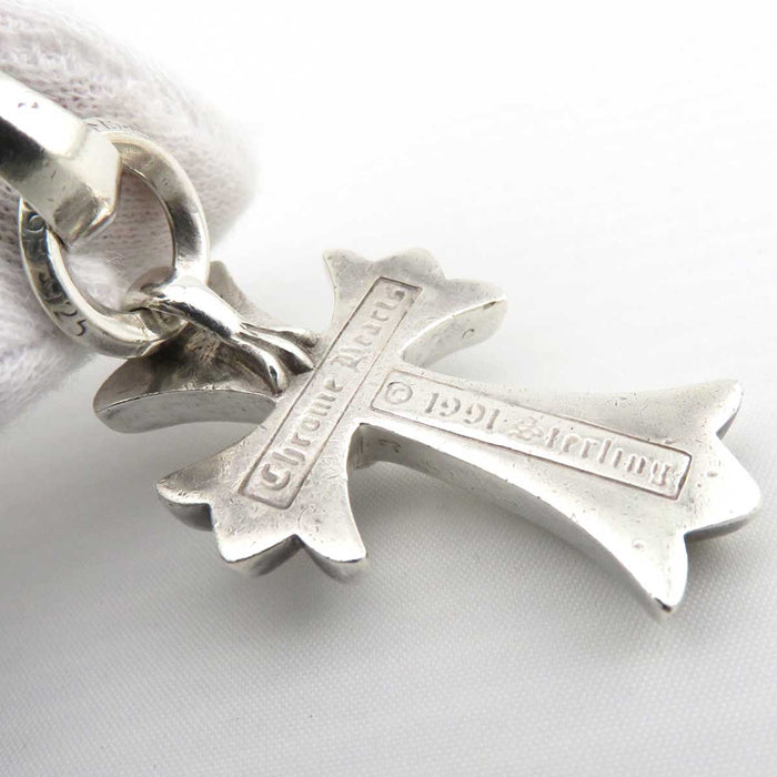 CHROME HEARTS
CH CRS SML W/BALE 1998 Engraving Silver Sterling
Small CH Cross Bale Pendant Top