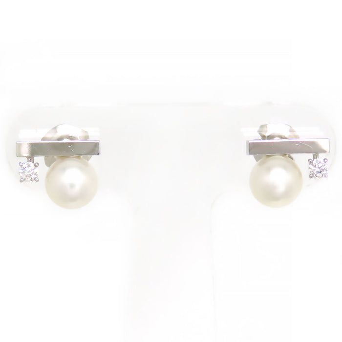 TASAKI 
Petit Balance Class Earrings