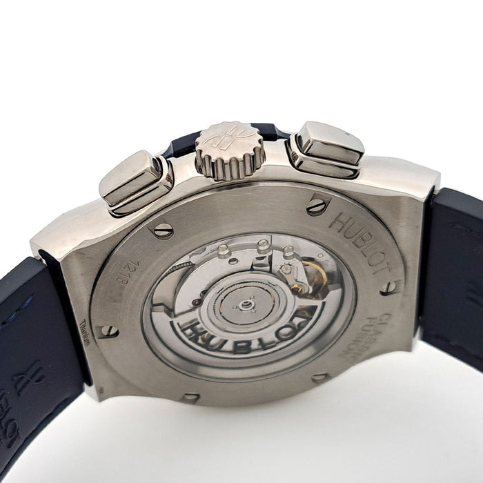 HUBLOT
Classic Fusion Titanium Black Shiny
With Box and Warranty Card