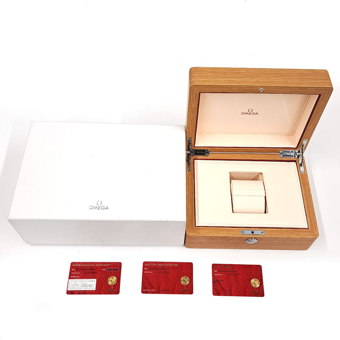 OMEGA
Speedmaster Moonphase Meteorite
With box and warranty card