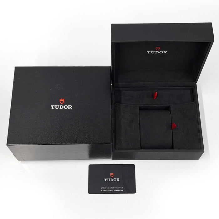 TUDOR
Black Bay
With box and warranty card
