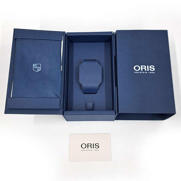 ORIS 
Aquis Date 
With box and warranty card