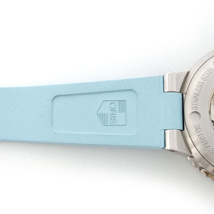 ORIS 
Aquis Date 
With box and warranty card