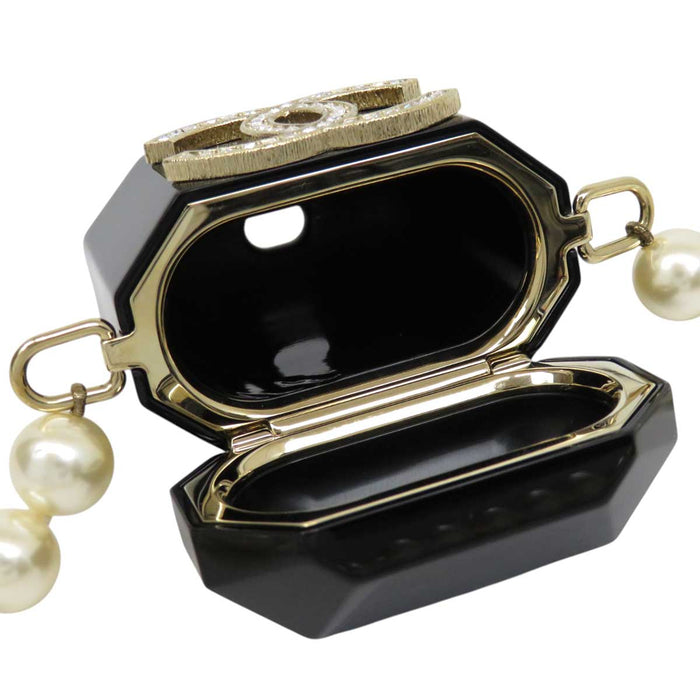 CHANEL 
AirPods B21A COCO CC ライトゴールドカラーメタル 
ココマーク コットンパール チェーンベルト エアポッズケース