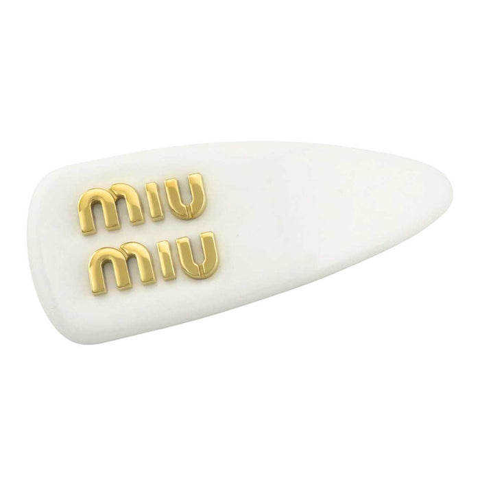 MIUMIU 
ロゴ ゴールドカラーメタル 
パテントレザー ヘアクリップ