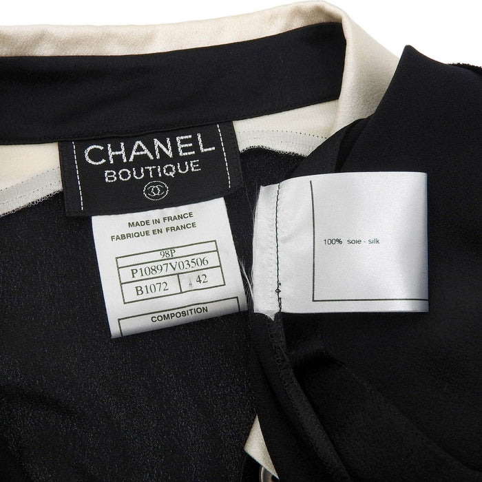 CHANEL
98P COCO Coco Button
Coco Mark Vintage Silk Shirt