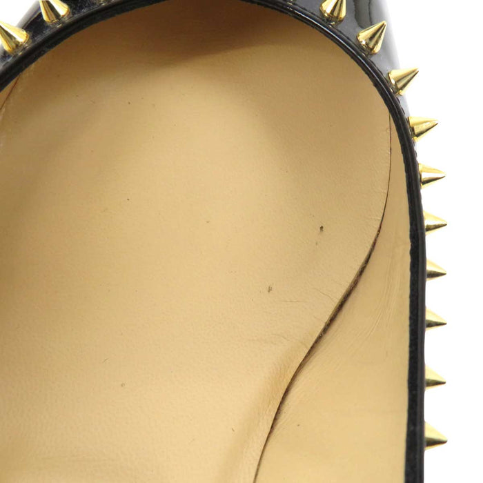 Christian Louboutin
尖钉铆钉漆皮
TRELILIANE 30 高跟鞋