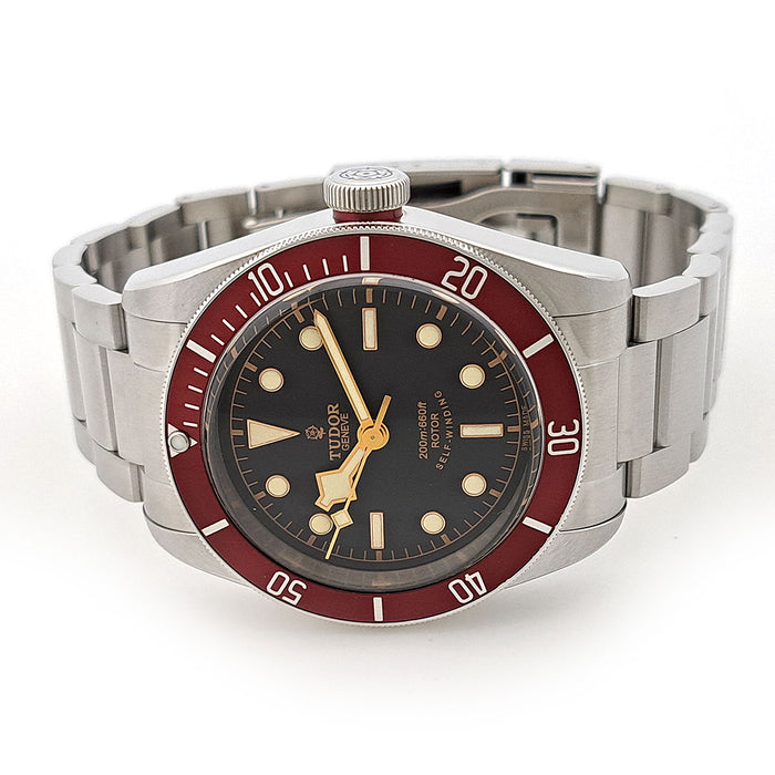 TUDOR
Heritage Black Bay
With box and warranty card