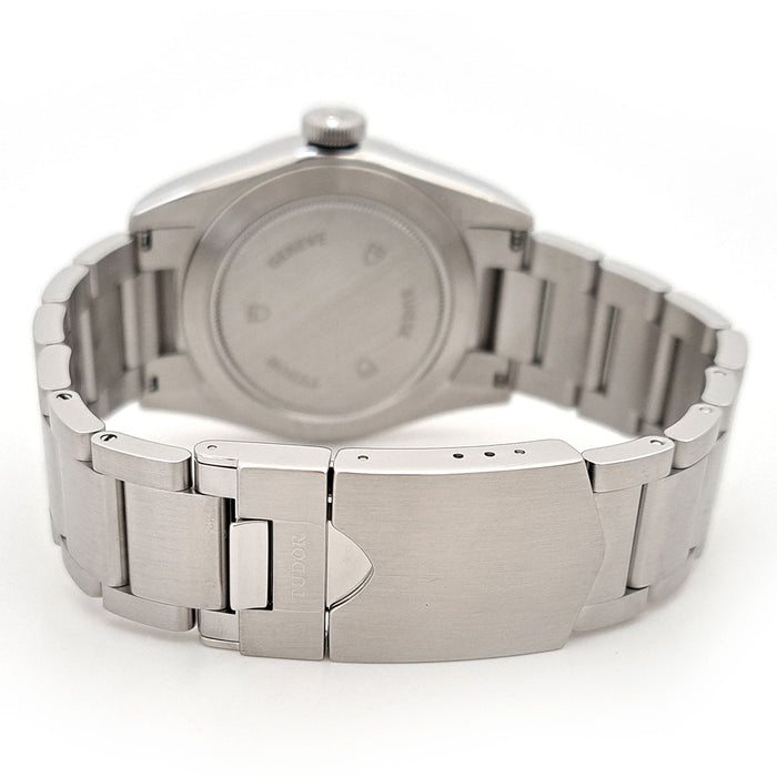 TUDOR
Black Bay 41
With box and warranty card