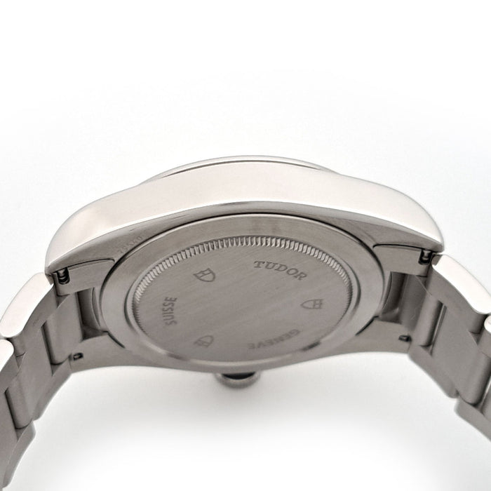 TUDOR
Black Bay 41
With box and warranty card