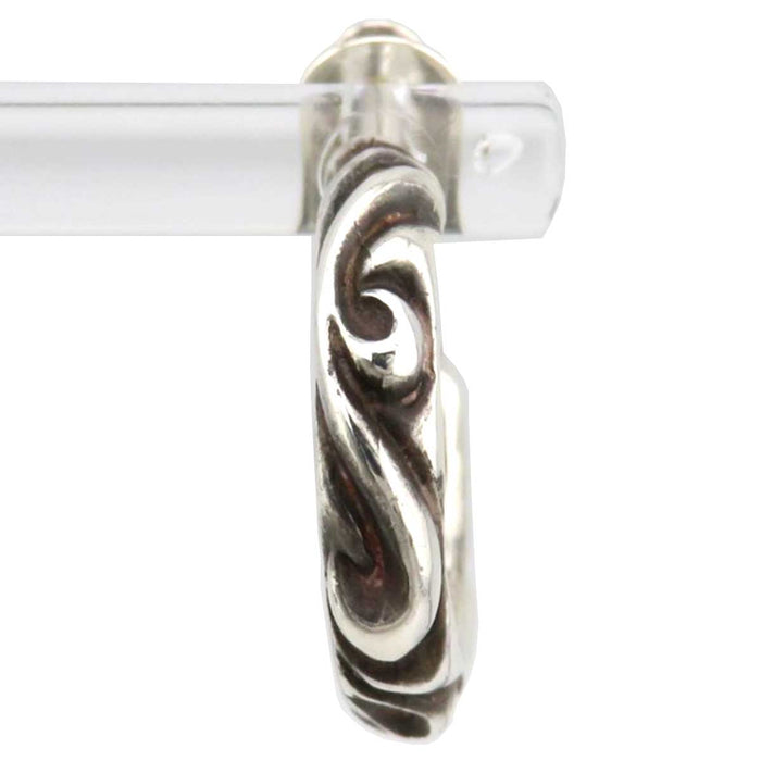 CHROME HEARTS
HOOP SCROLL 1 97 Engraving Silver Oxidized
Scroll Hoop Earring Single Use