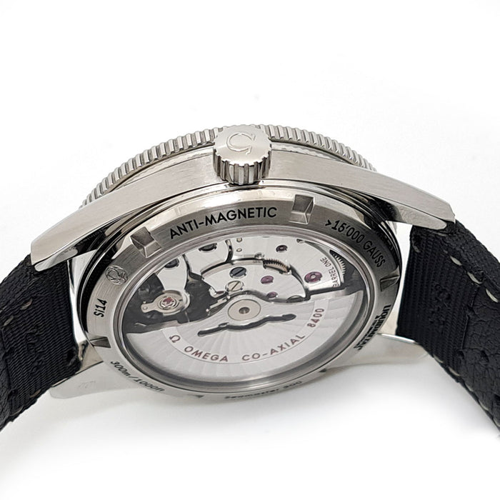 OMEGA 
Seamaster 300M 
Avec garantie