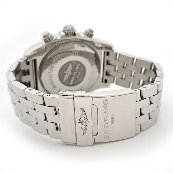 BREITLING
Chronomat 44
With box and warranty card