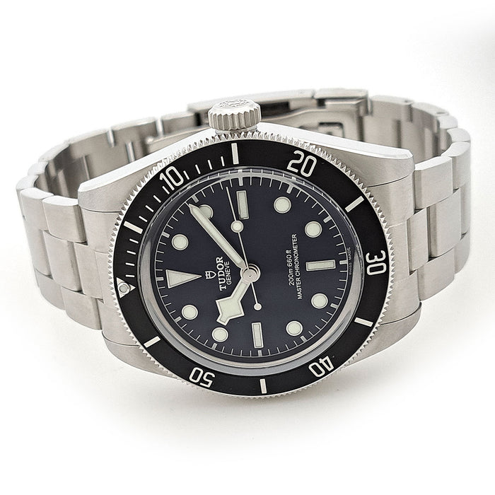 TUDOR
Black Bay 68
With box and warranty card